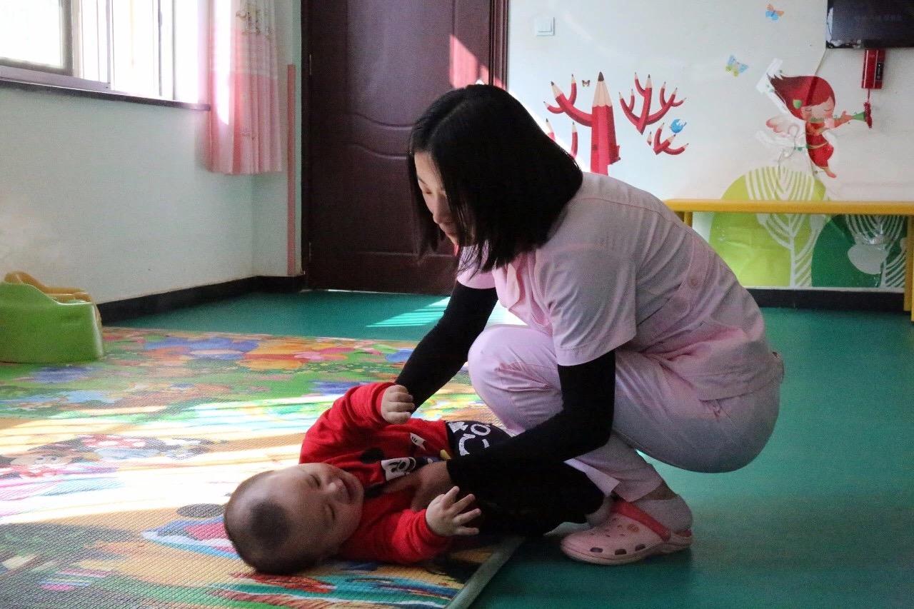 以愛之名，90后女孩重回福利院