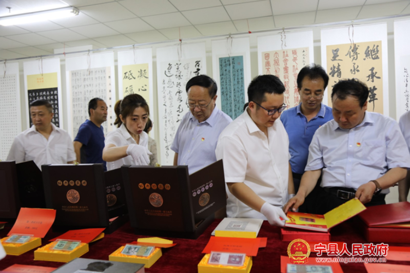 “方寸郵票憶黨史·不忘初心跟黨走”紅色集郵巡回展覽活動(dòng)在寧縣圓滿(mǎn)結(jié)束