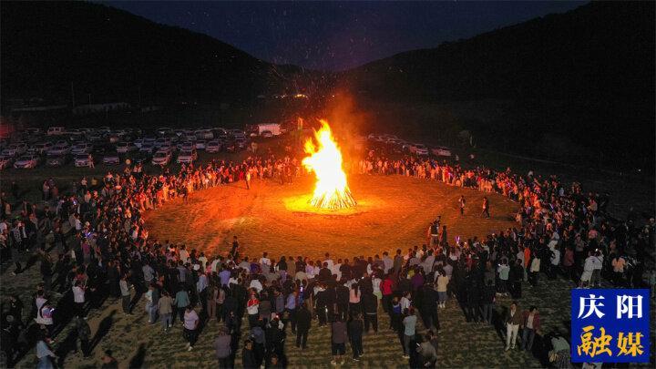 【攝影報(bào)道】合水：熱情篝火燃亮子午花溪谷