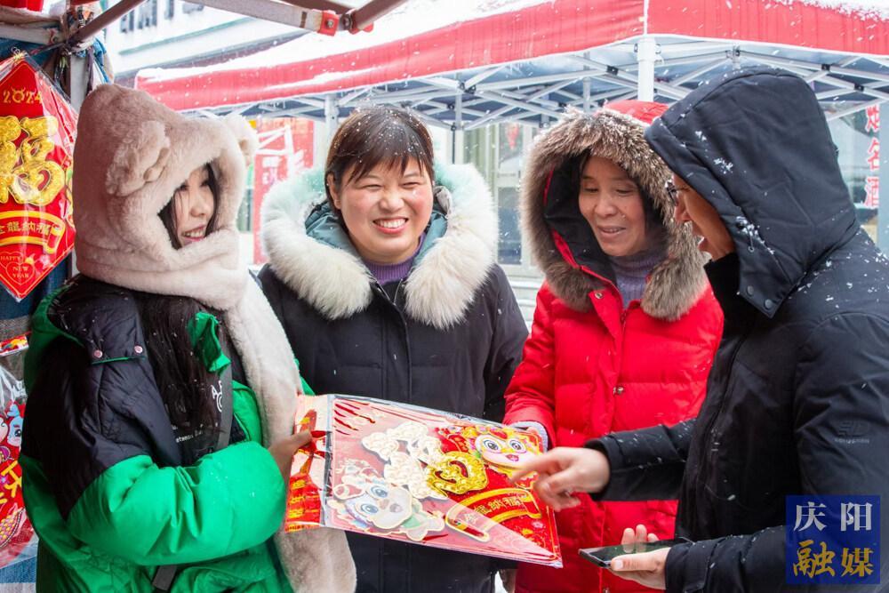 【攝影報(bào)道】趕年集，備年貨，歡天喜地過大年