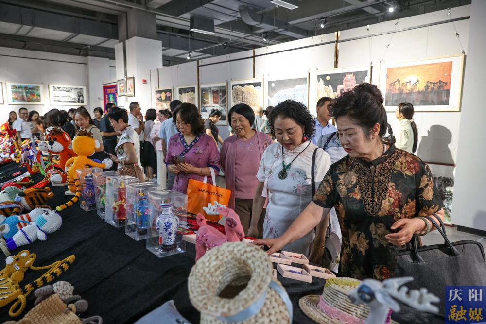 【攝影報道】隴東民間工藝美術(shù)作品展開展